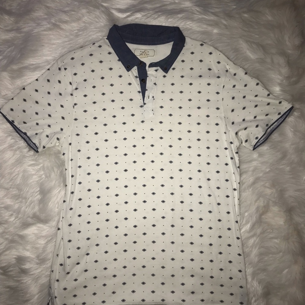 Men’s medium white forever21 shirt